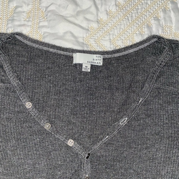 Dark Grey Ribbed Longsleeve - Picture 2 of 2